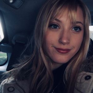 Meet your Posher, Elli